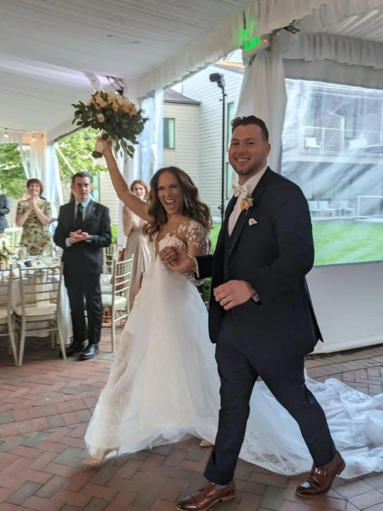 Cat nabs the spotlight at owners’ wedding as adorable ring bearer