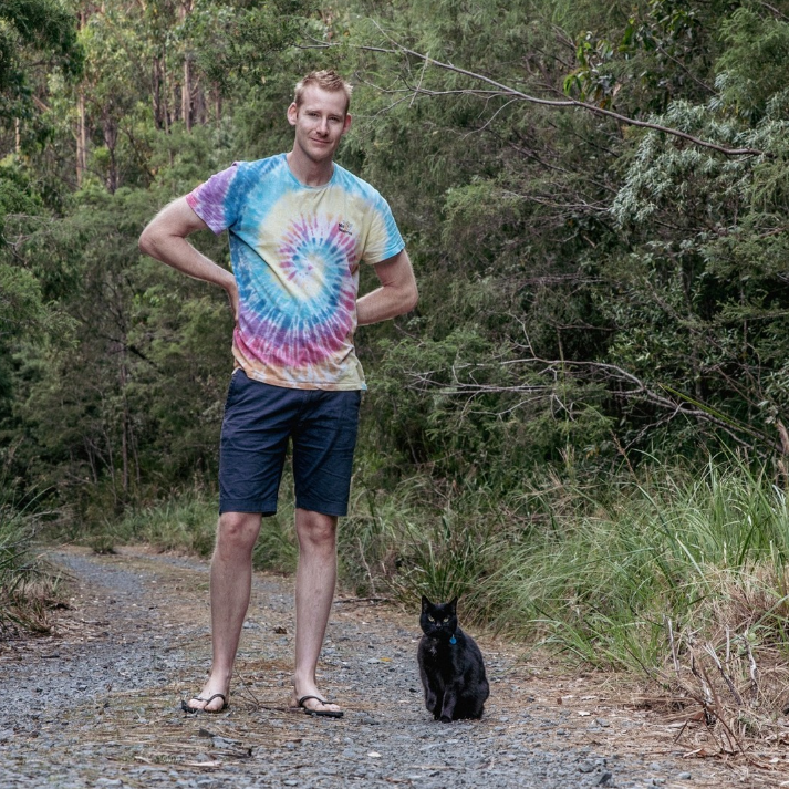 Man Left His Job, Sold Everything to Travel With Cat Who Rescued Him During Toughest Time