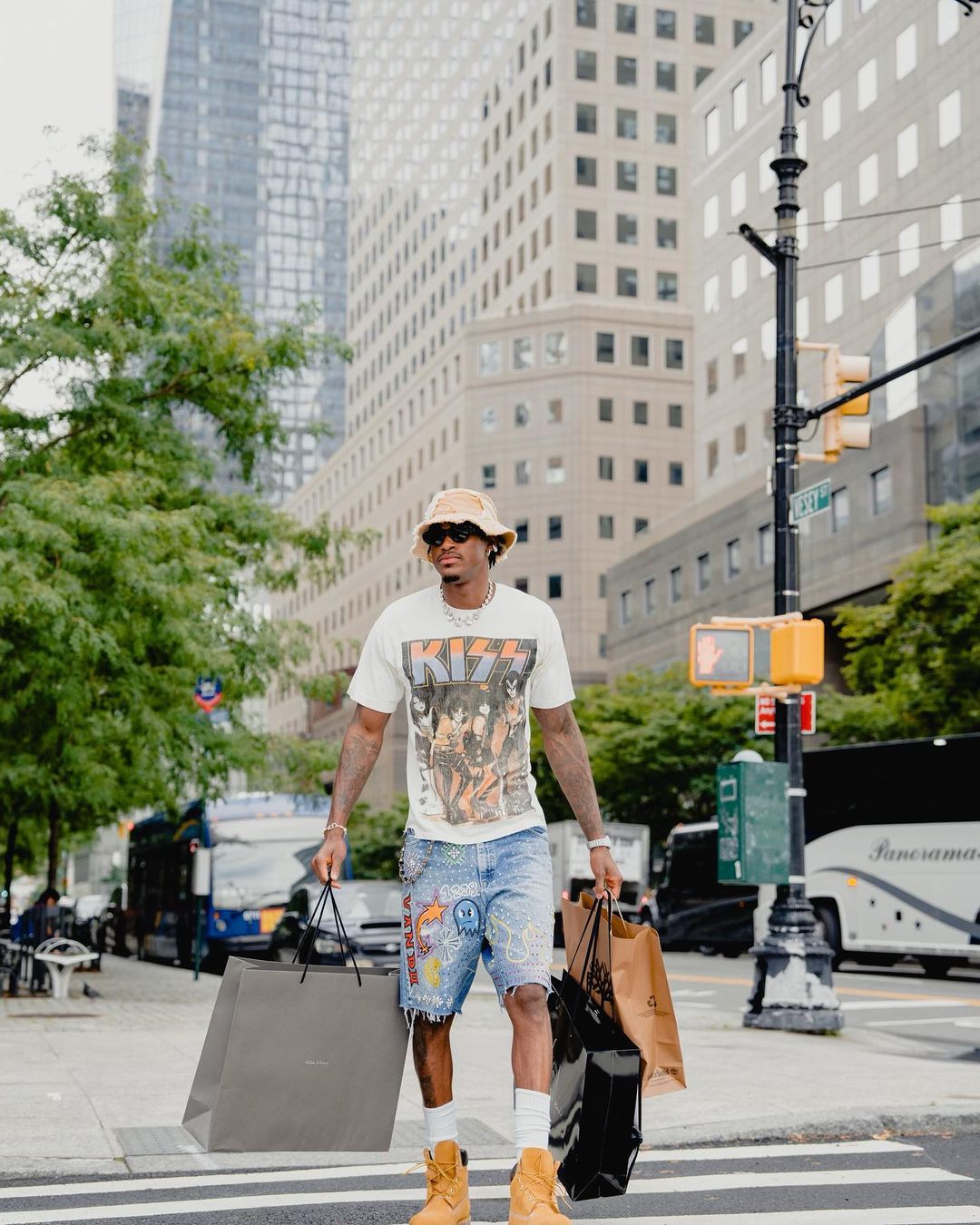 Lakers' Jarred Vanderbilt looks gorgeous on the street in an eye-catching outfit