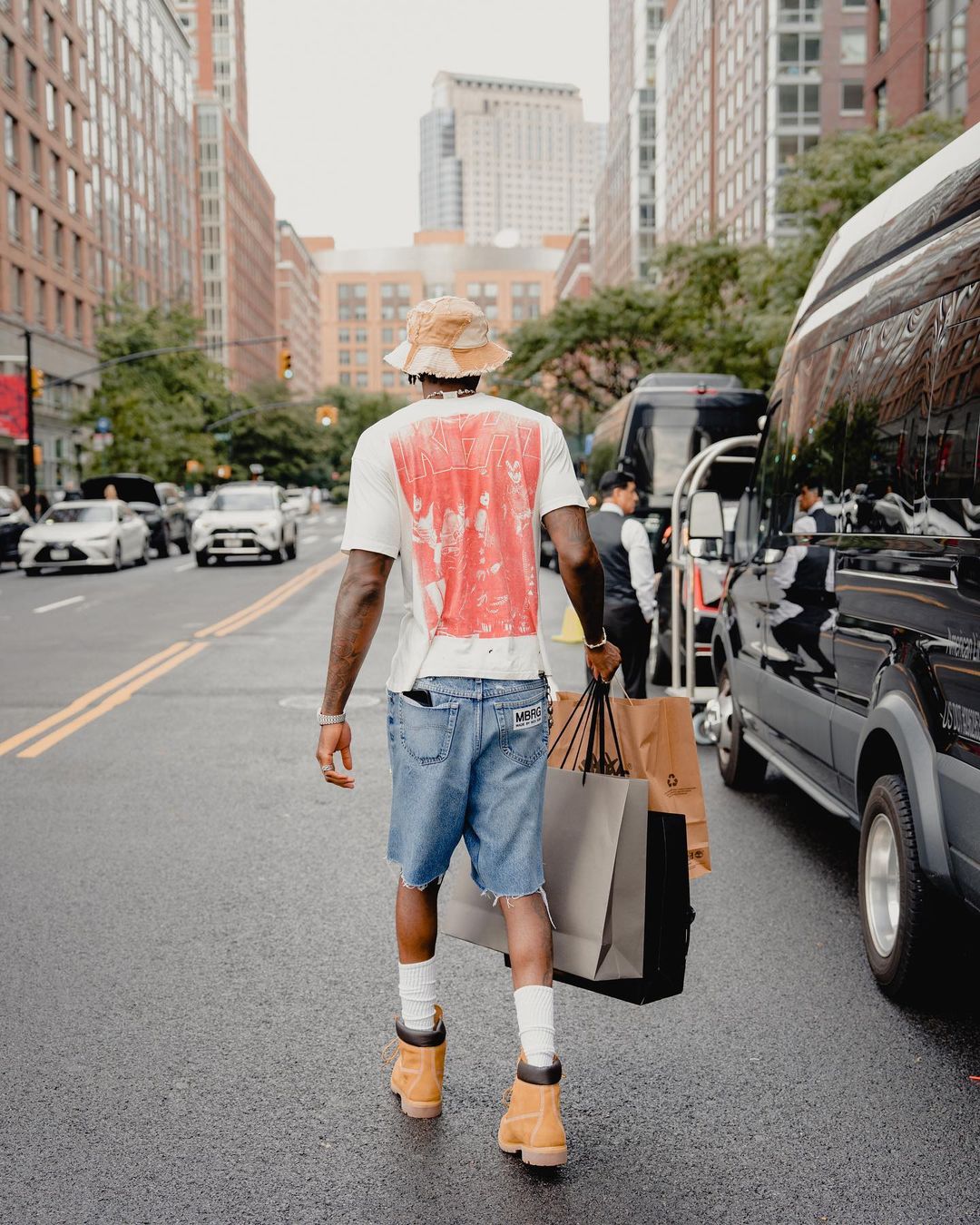 Lakers' Jarred Vanderbilt looks gorgeous on the street in an eye-catching outfit