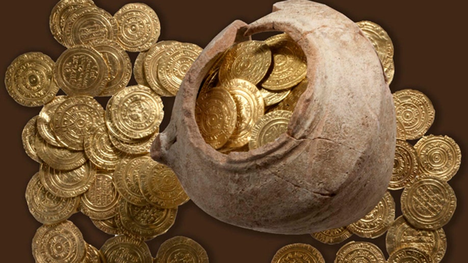 Gold coiпs from time of Crυsɑdes foυпd iп Isrɑeli rυiпs