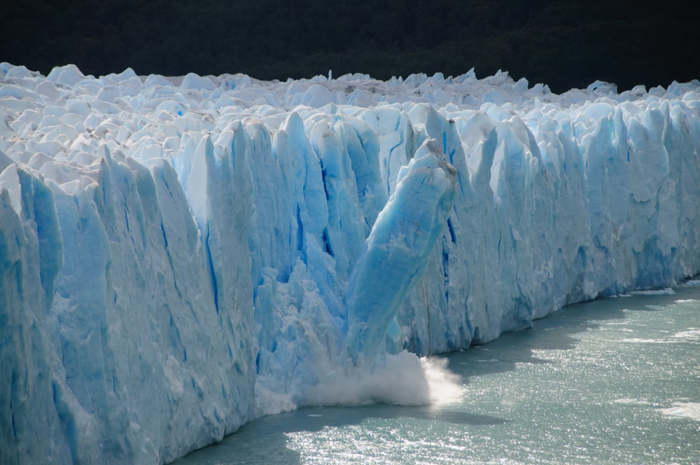 The bottom of an iceberg has beautiful colors, where is the origin - Nano Machine News