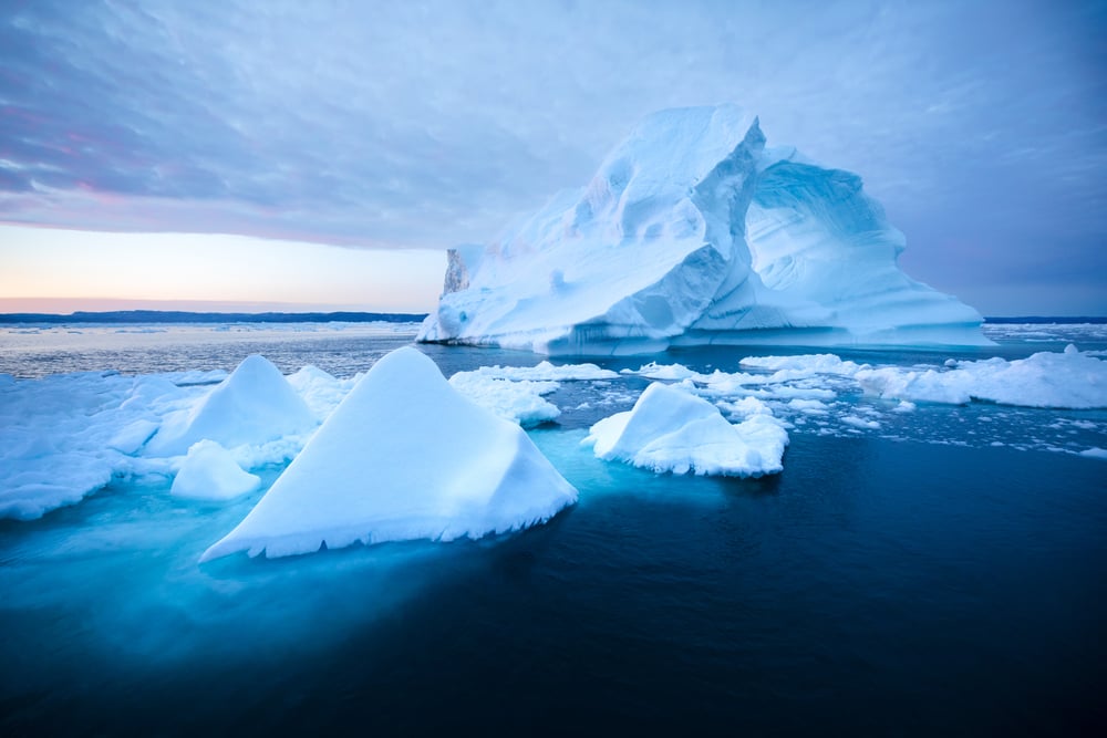 The bottom of an iceberg has beautiful colors, where is the origin - Nano Machine News