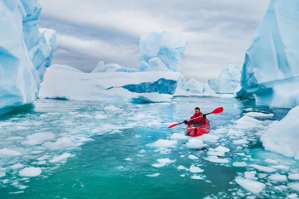 The bottom of an iceberg has beautiful colors, where is the origin - Nano Machine News