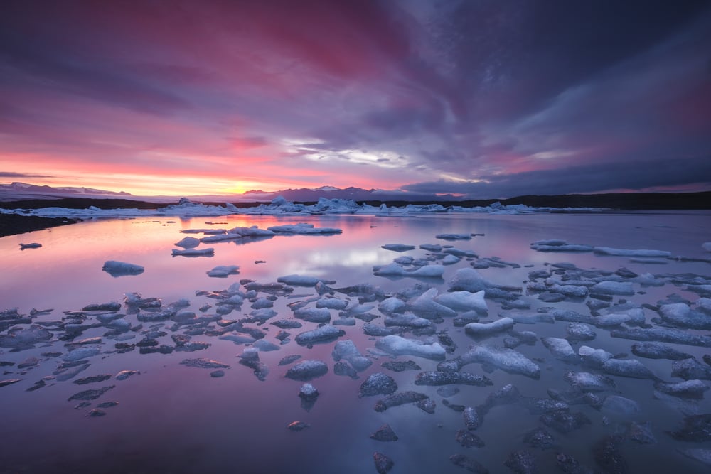 The bottom of an iceberg has beautiful colors, where is the origin - Nano Machine News