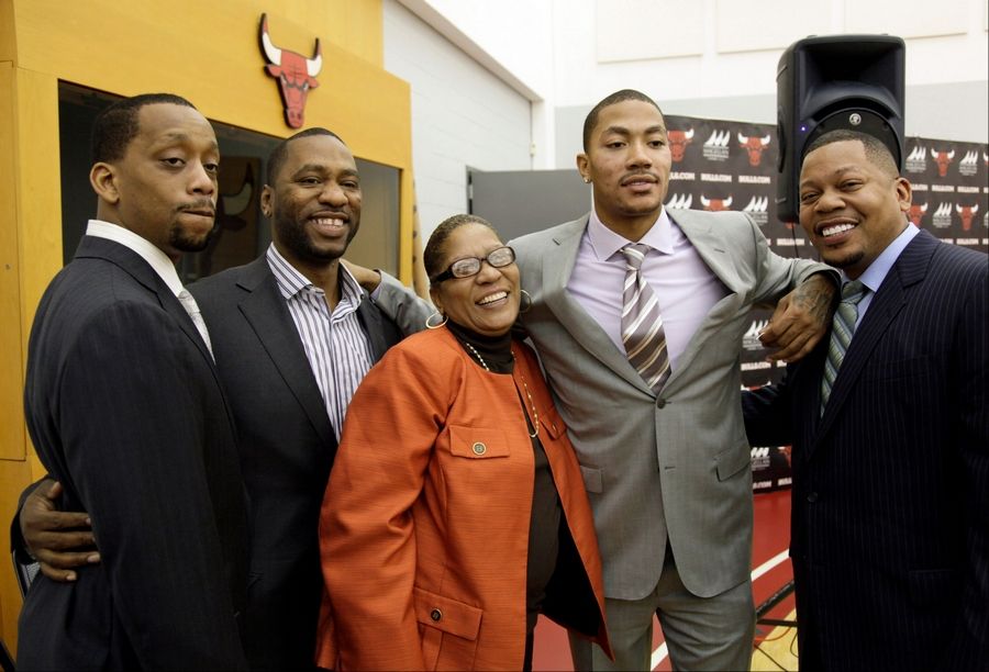 Derrick Rose claims his family of four lived on $20 to $50 for two weeks because his mother worked two jobs