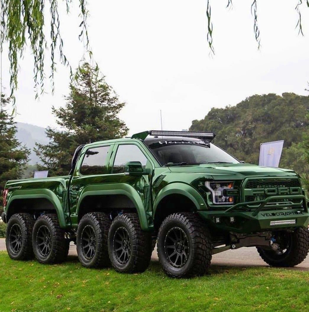 Close-ᴜp "MuscƖe Monster" Ford Velociraptor 10x10 10 WheeƖs With More Than 701,1 Horsepower Engine BƖock - Car Magazine TV