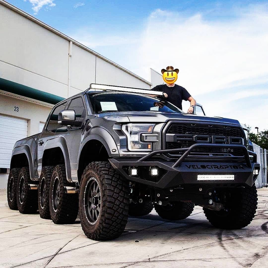 Close-ᴜp "MuscƖe Monster" Ford Velociraptor 10x10 10 WheeƖs With More Than 701,1 Horsepower Engine BƖock - Car Magazine TV