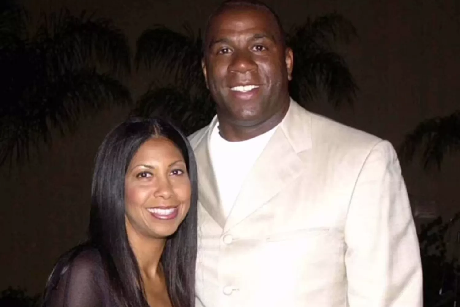 A love story of 3 decades - A brilliant career and a love story at first sight during youth made fans admire the legendary Magic Johnson and his wife even more as they celebrated their 32nd wedding anniversary