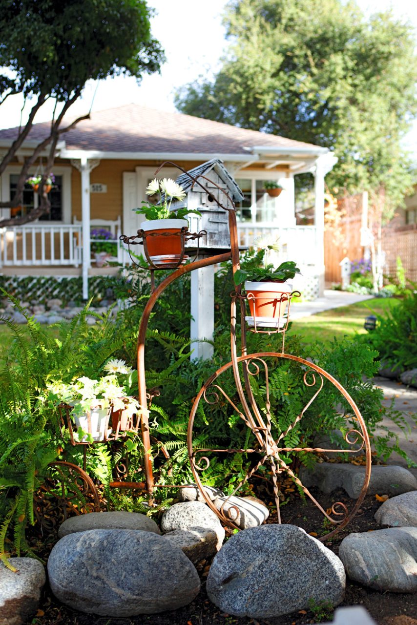 Revamp Your Front Yard With 9 Repurposed Creative Decorating Front Yard Ideas