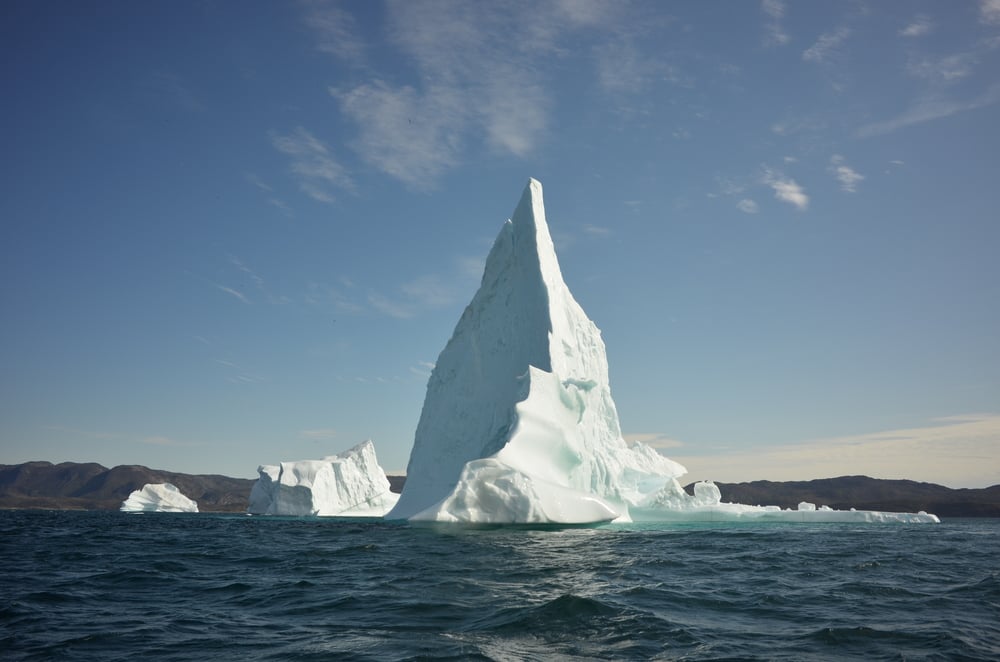 The bottom of an iceberg has beautiful colors, where is the origin - Nano Machine News