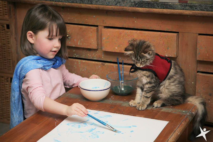 Heartwarming Friendship Of A Little Girl With Autism And Her Therapy Cat