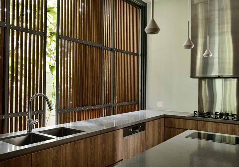 34 Beautiful "Slatted Kitchen" Ideas for Good Ventilation -