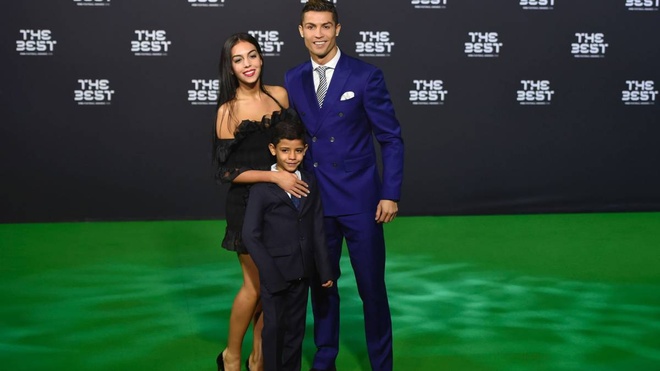 Cristiano Ronaldo's Idyllic Married Life: Stunning Wife, Exceptional Children, and Remarkable Talents