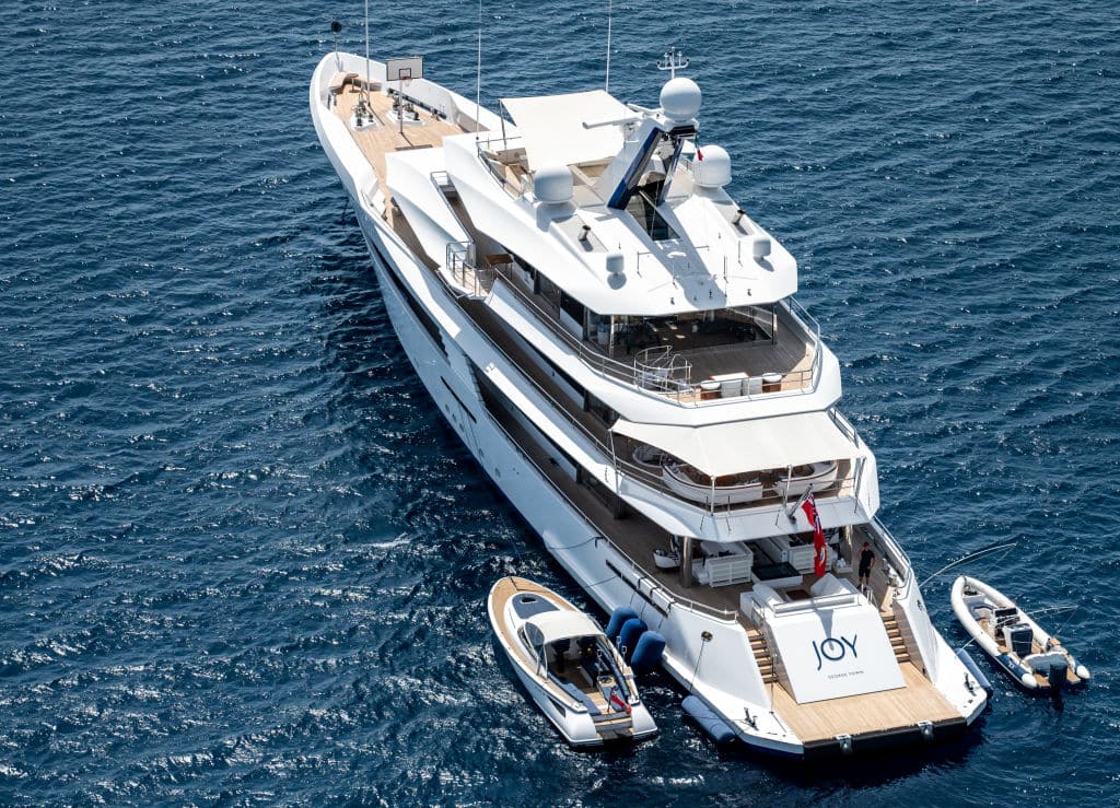 The weekly upkeep on Michael Jordan's superyacht is a whopping $800k