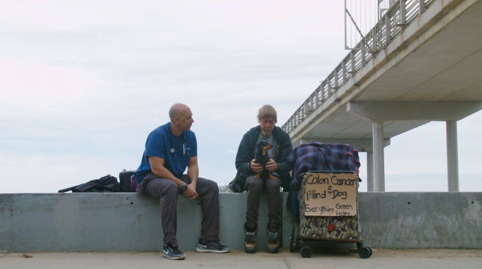 This Heroic Veterinarian Is Walking Around California Treating Homeless People’s Dogs For Free