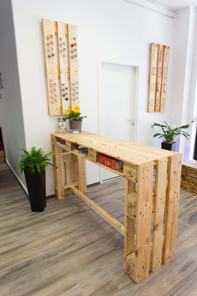 28 Awesome Bar Counter Ideas With "Wooden Pallets" For Your Inspiration -