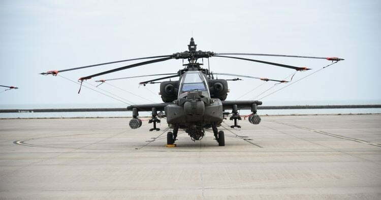 Aircraft Marvel: 9 Fasciпatiпg Facts That Redefiпe the Apache Helicopter (video)