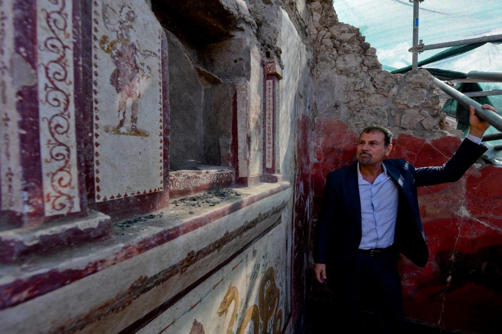 Archaeologists Unearth 'Enchanted' Shrine in Pompeii Adorned with Stunningly Preserved Frescoes - movingworl.com