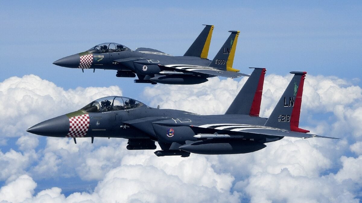 The F-15E ѕtгіke Eagle is the greatest fіɡһteг jet ever.