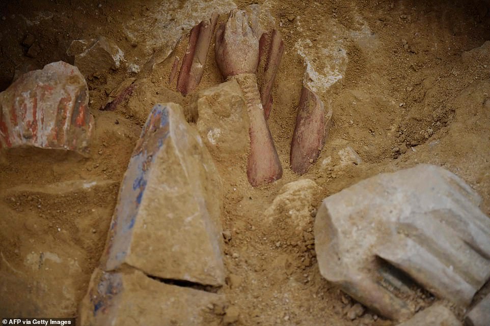 Ancient tombs and a leaden sarcophagus dating back to the 14th century are uncovered at Paris' Notre Dame during work to rebuild the cathedral following damage from the 2019 fire - T-News