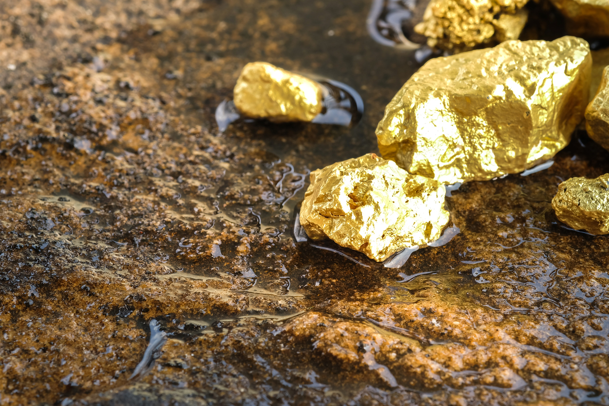 "Pursuing the Ultimate Golden Prize in Reality: Treasure River" - movingworl.com