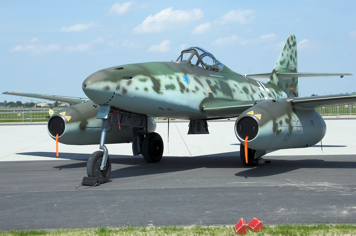 nhat.Messerschmitt Me 262 A-1a Schwalbe: Shark-inspired jet design - Hot News MamaMath