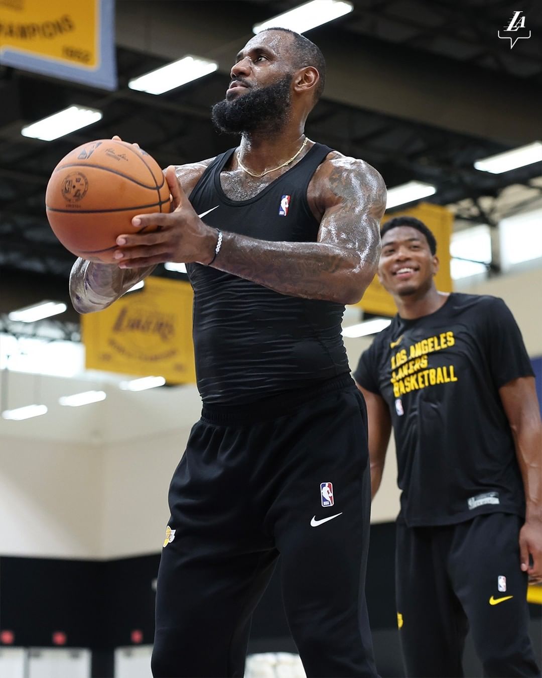 LeBron James and Rui Hachimura show off full energy in training as they're ready for new NBA season