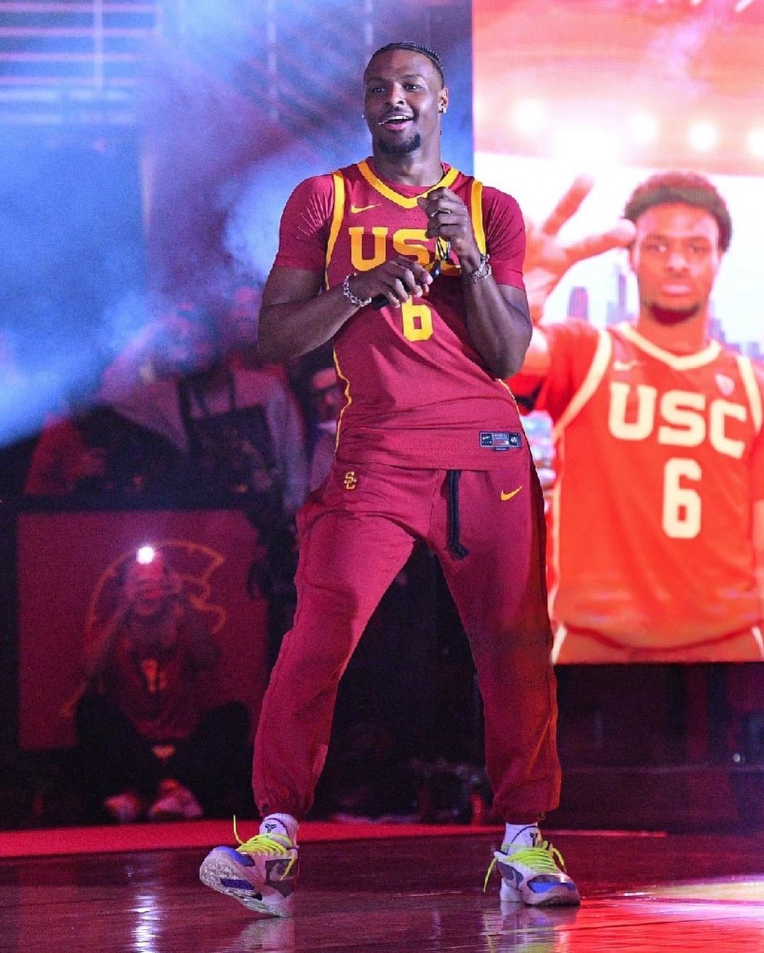 KING OF THE DANCE! On USC's basketball season opener, Bronny James danced with the team but did not play