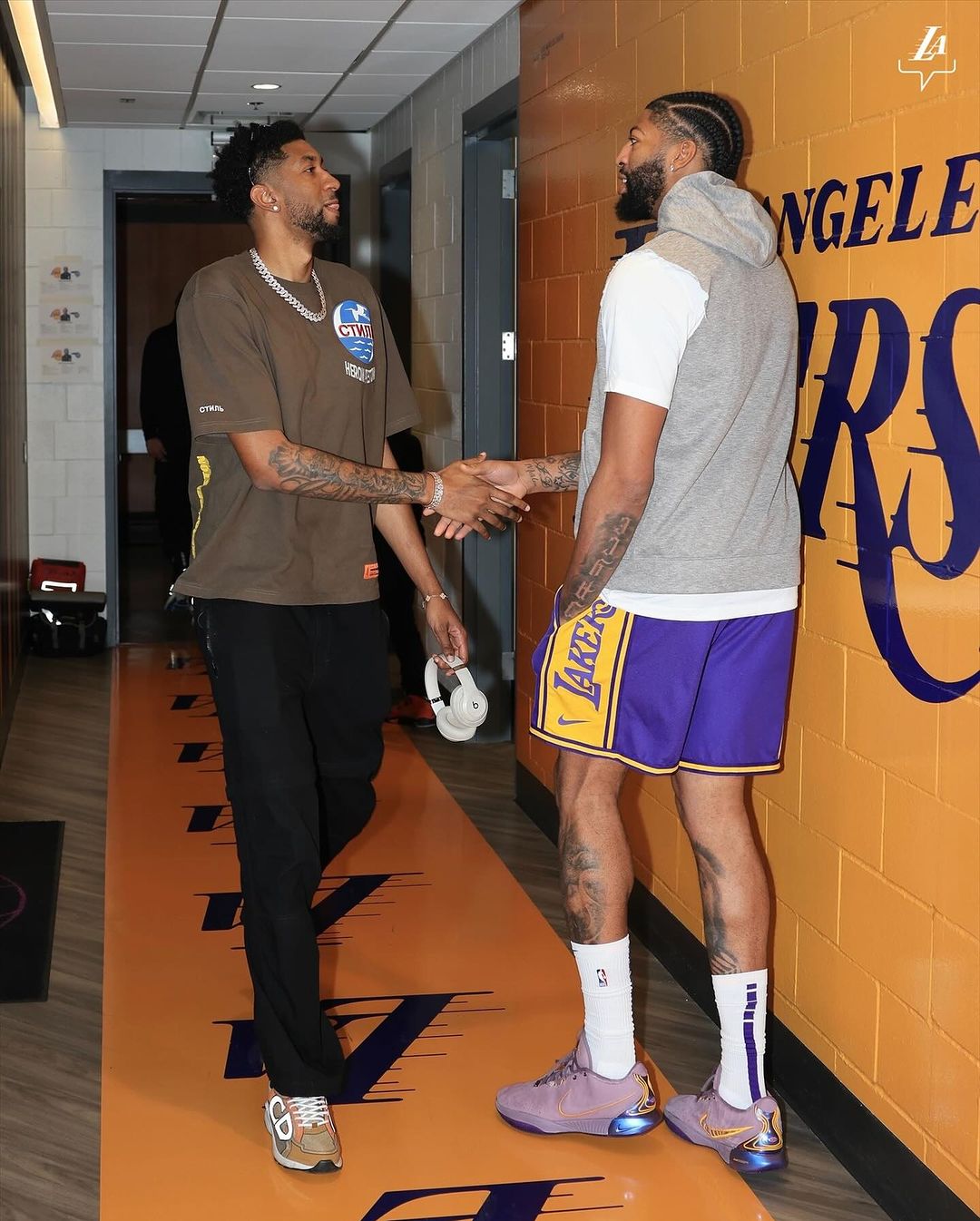 Sad news: Prior to the game against the Magic, LeBron James, Rui Hachimura, and Cam Reddish are included on the Lakers ιnjury report