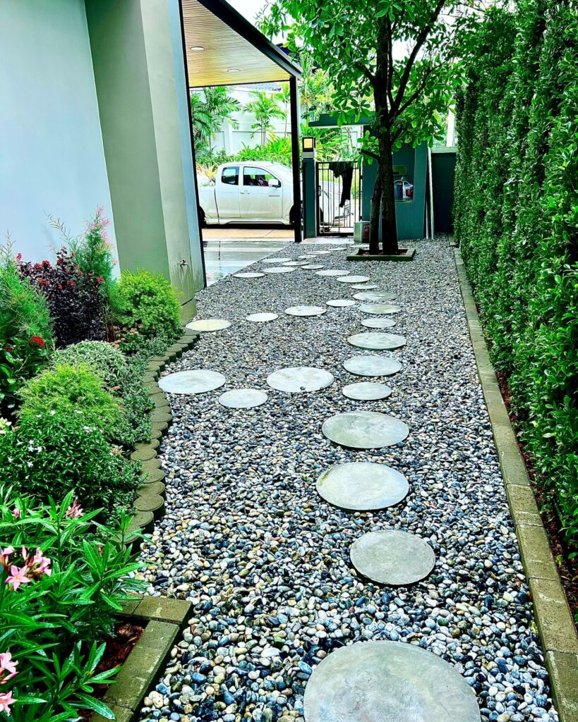 30 Great Ideas to Create a "Modern Walkway" for Your Garden -