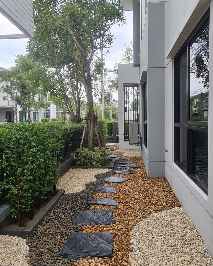 30 Great Ideas to Create a "Modern Walkway" for Your Garden -