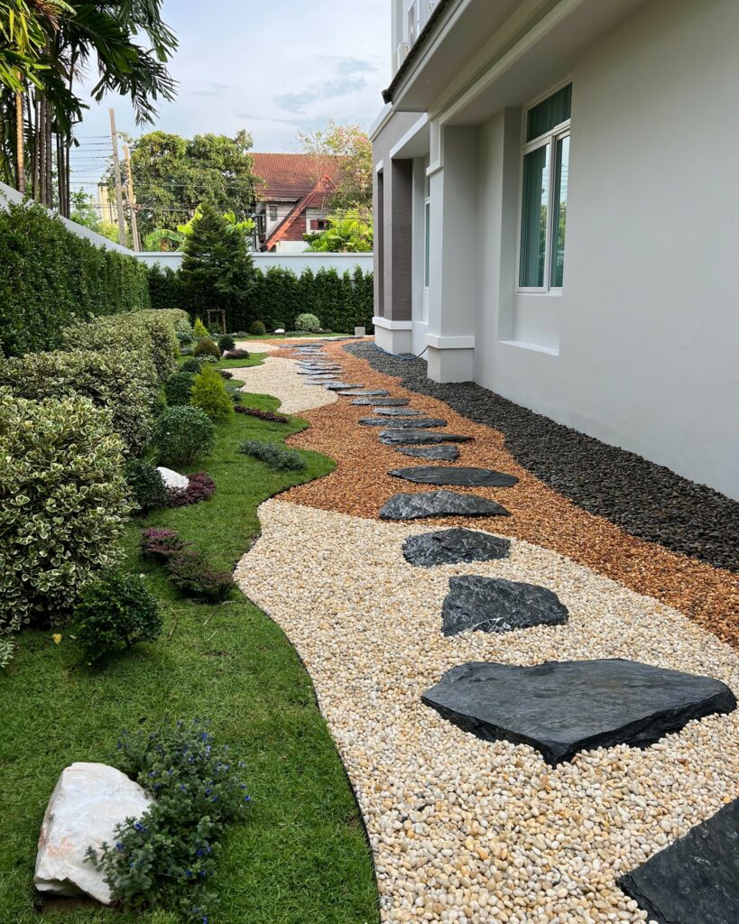 30 Great Ideas to Create a "Modern Walkway" for Your Garden -