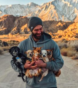 This Man Quits His Job To Travel The Country And Save Dogs From Shelters