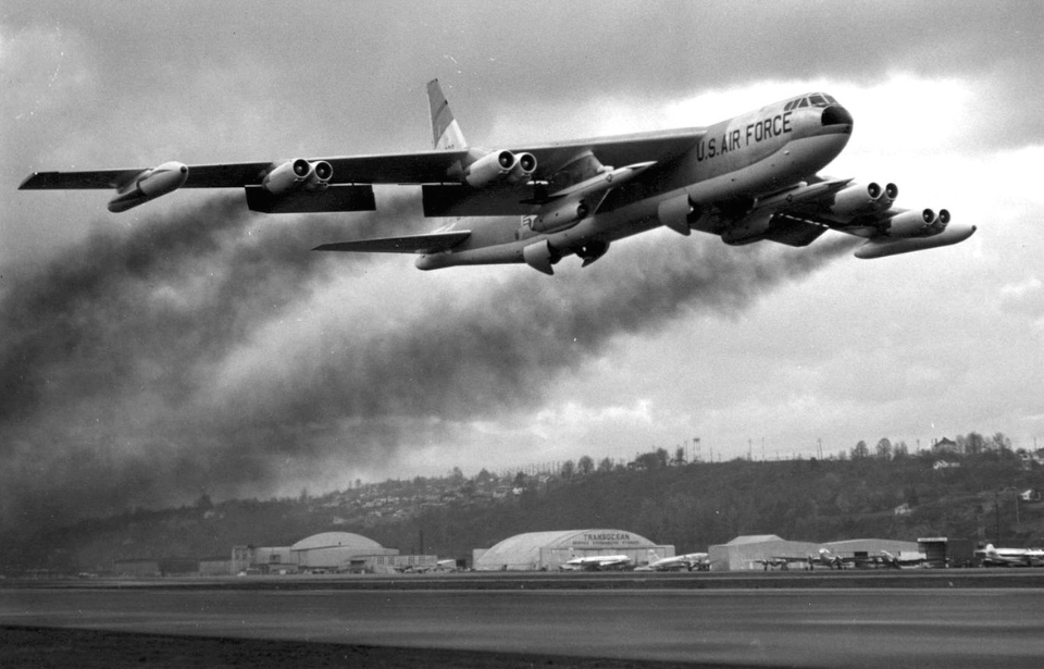 A B-52H Stratofortress Once Flew for Five Hours Without a Tail