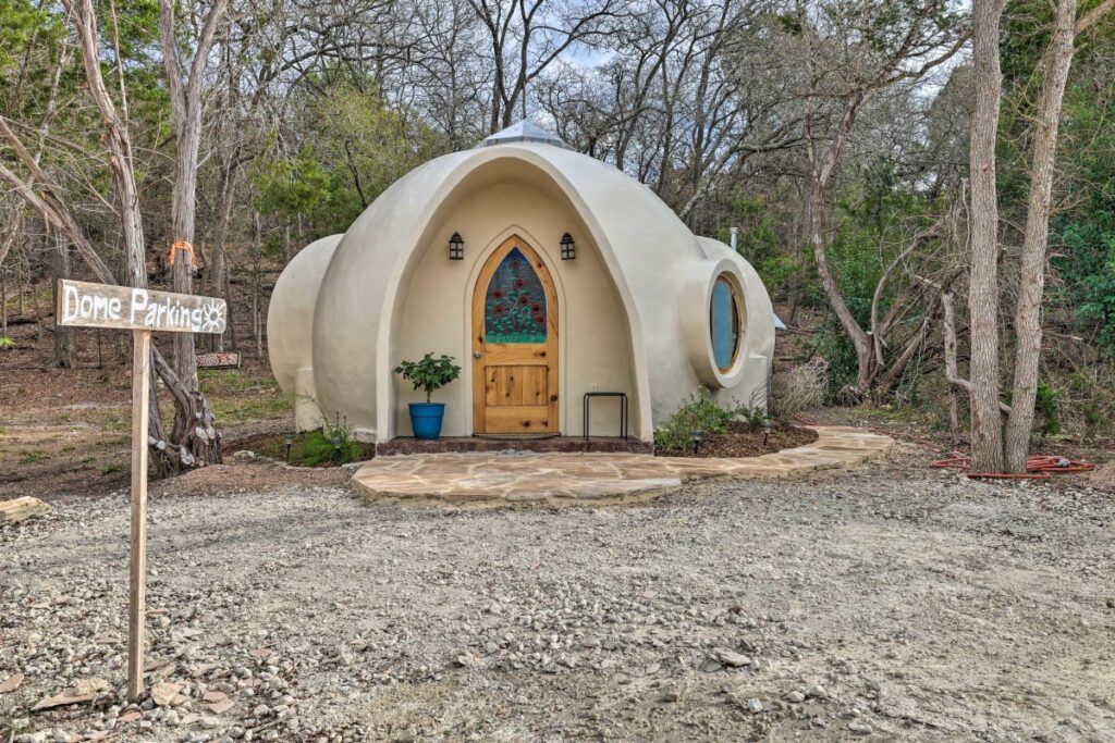 Cute 25 Square Meters Tiny House