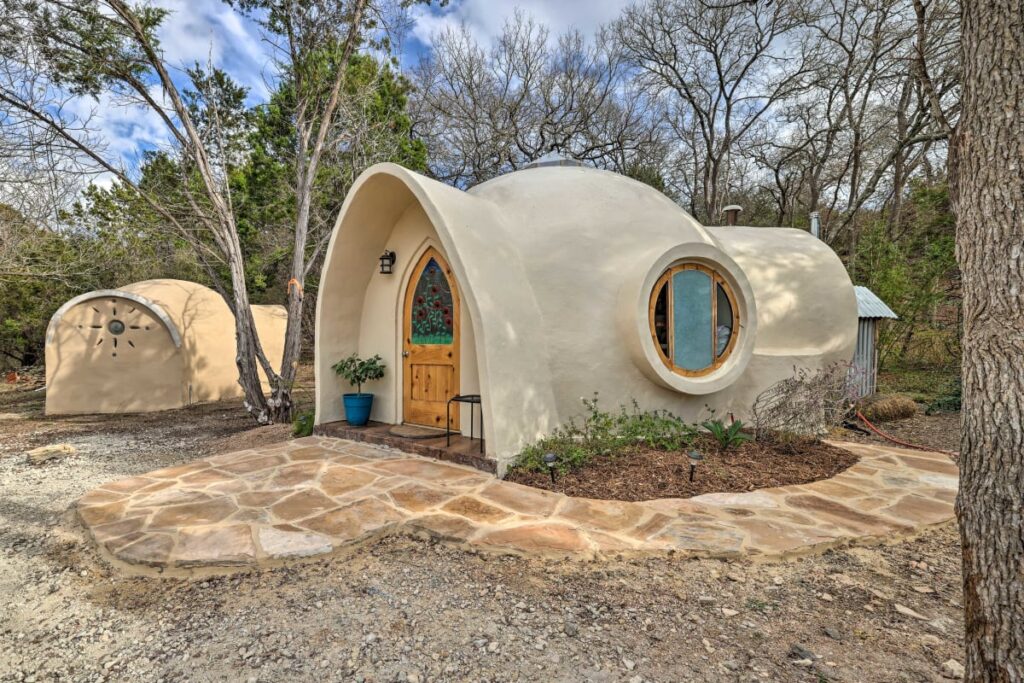 Cute 25 Square Meters Tiny House