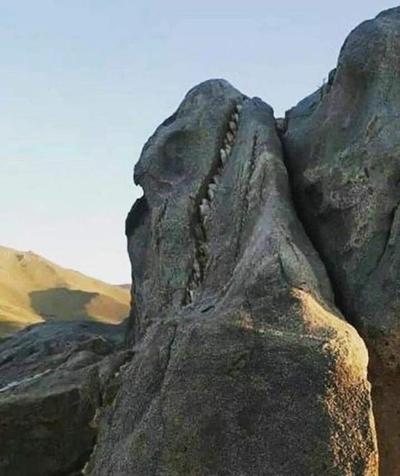 The Rock Formations Resembling Monsters That Make Viewers Feel Curious And Fearful - Nature and Life