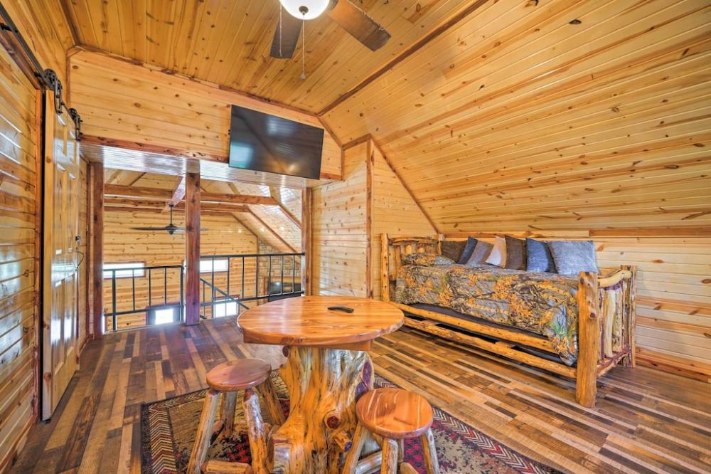 Find The Perfect Mix Of Modern Amenities And Rustic Charm In This Log Home