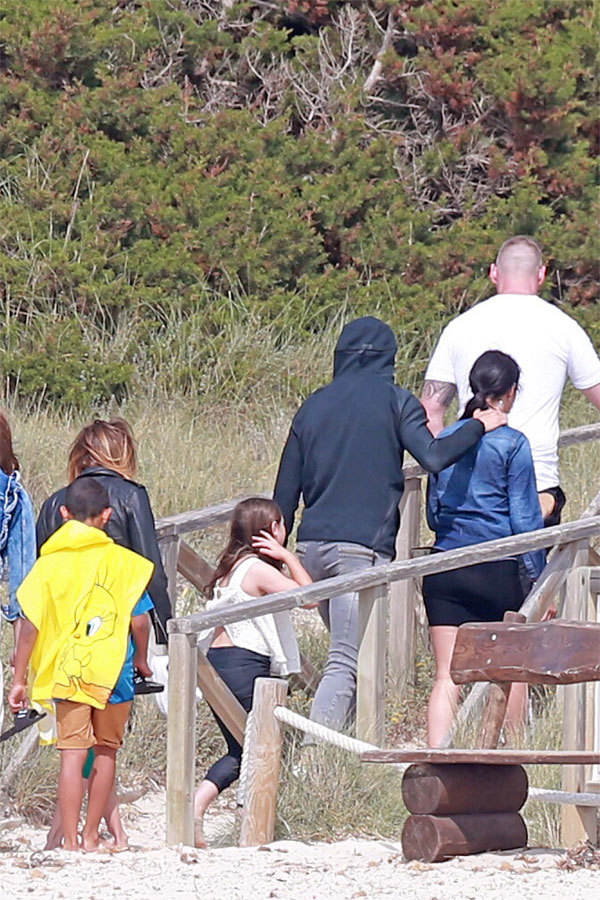 Cristiano Ronaldo's Mysterious Island Adventure with Girlfriend and Son: Exclusive Images Unveiled