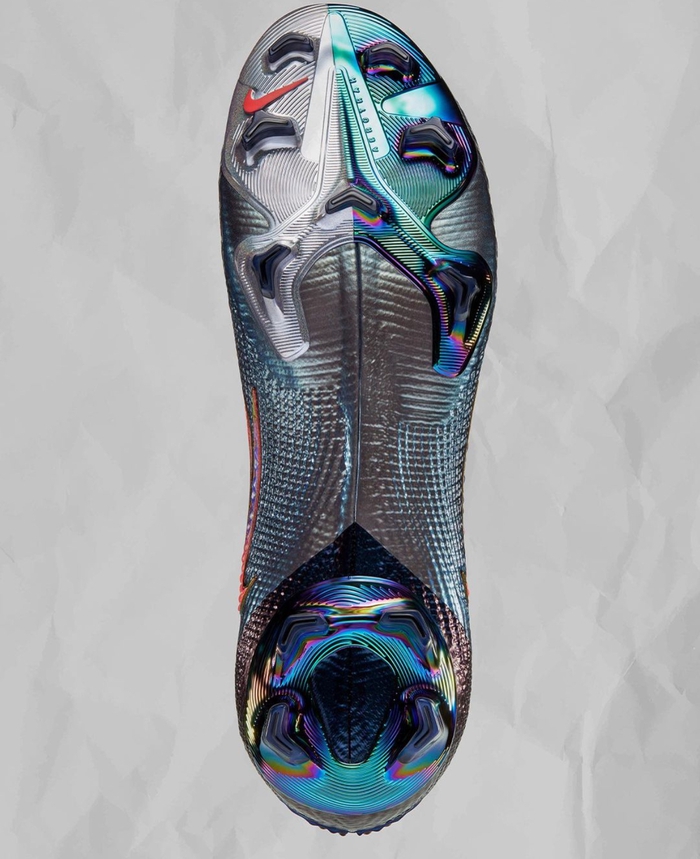 The two most famous names in basketball and football, LeBron James and Kylian Mbappé, have joined together in Nike's cult sports shoe collection