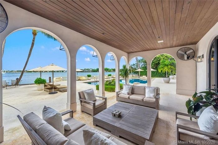 Explore NBA Legend Dwyane Wade’s $22M Miami Beach Mansion and Find Yourself Falling in Love!