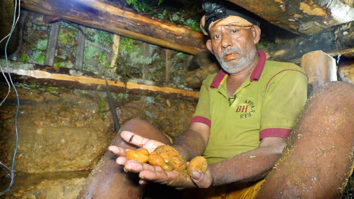 Inside Sri Lanka's Deadly Underground Mines Filled With Rare Jewels | Risky Business | Insider - movingworl.com