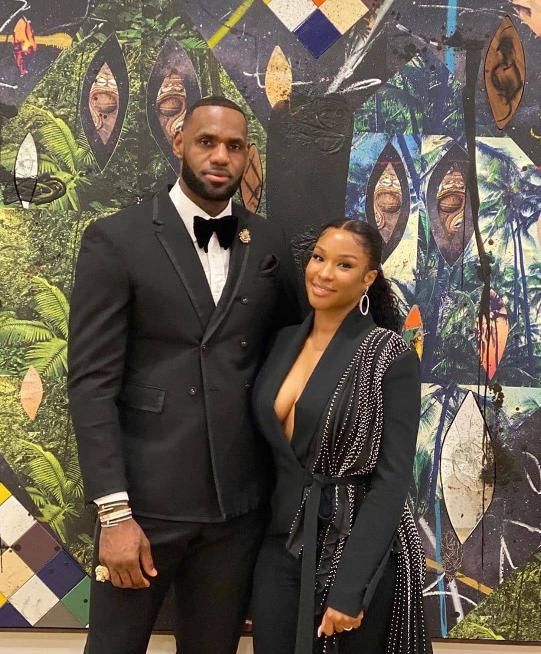 Lebron James And Savannah James Surprised Everyone When He Gave A Super Rare Gift On The Wedding Of Nba Players Kevin Love And Kate Bock - Car Magazine TV