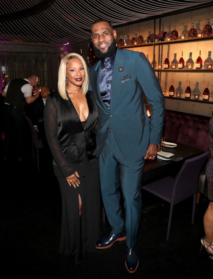 Lebron James Romantically Covers The Bistro To Create A Private Space For His Wife To Enjoy A Piano Symphony Worth Thousands Of Dollars. - Car Magazine TV