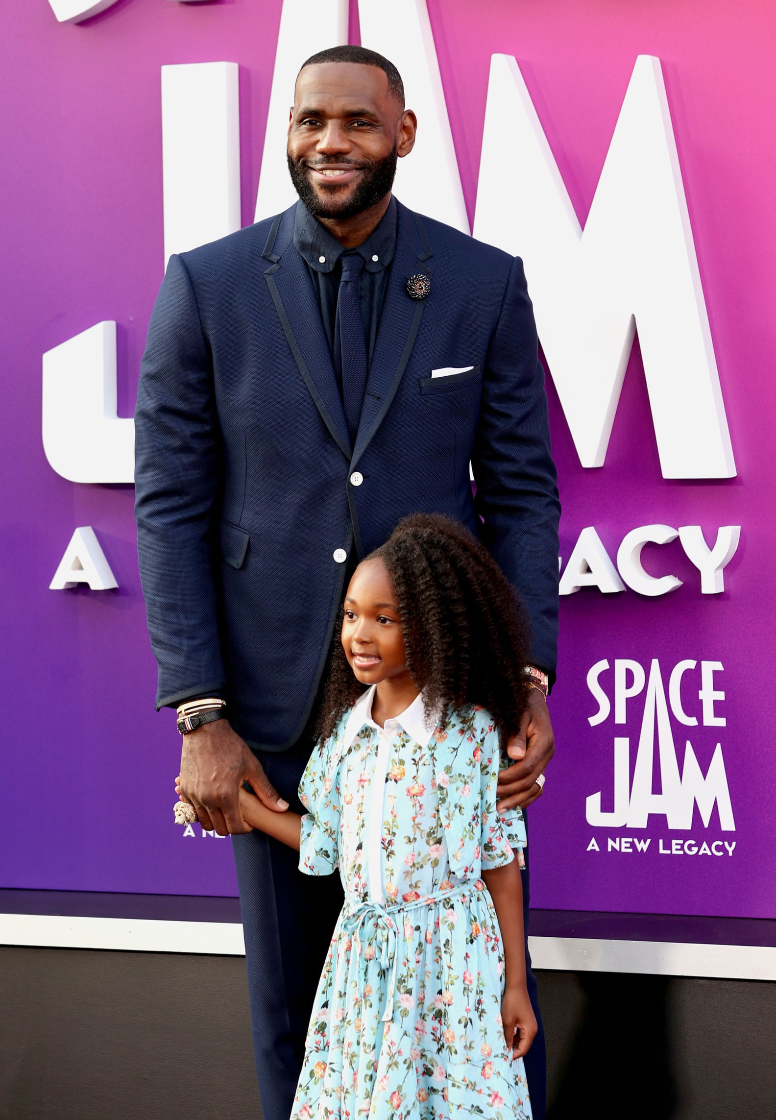 Lebron James Suddenly Appeared In His Daughter's Vlog Video "‘All Things Zhuri", Surprising The Whole World With The Cooking Talent Of Father And Daughter - Car Magazine TV