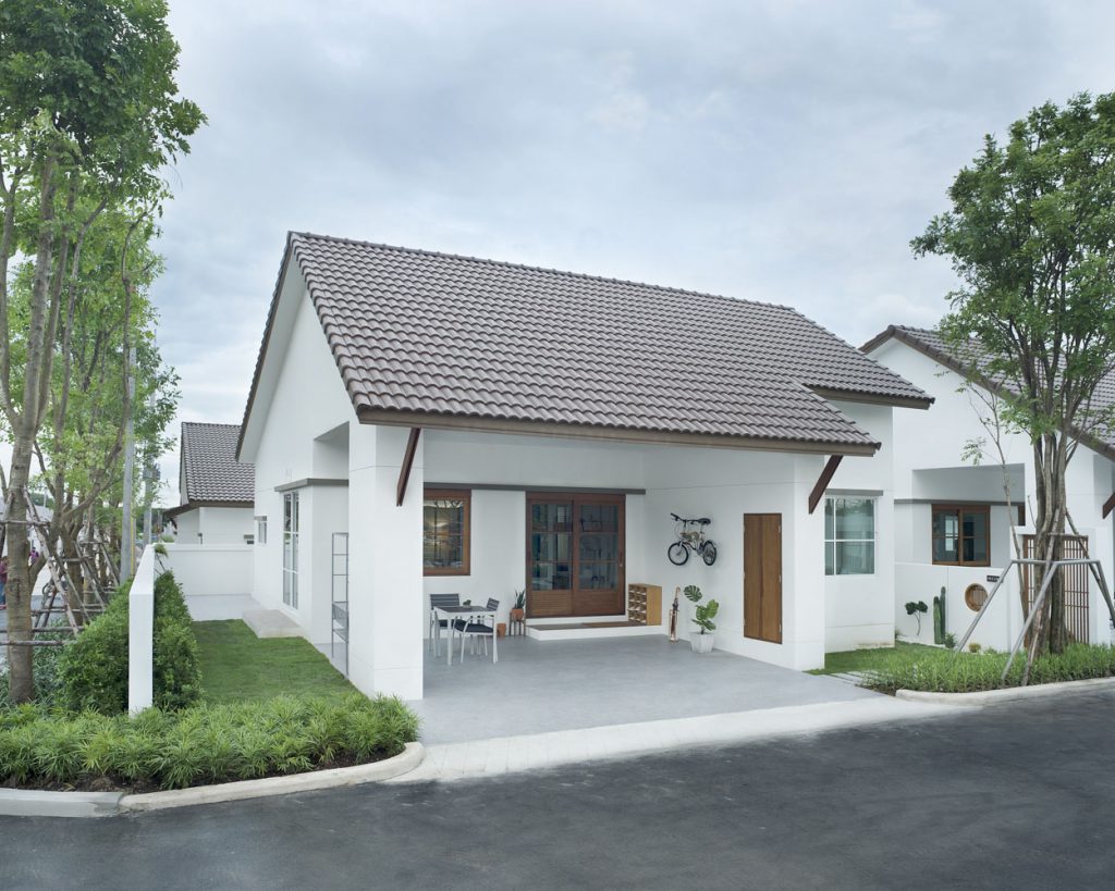 Modern Minimalist One-storey House, Simplicity in Lovely Size