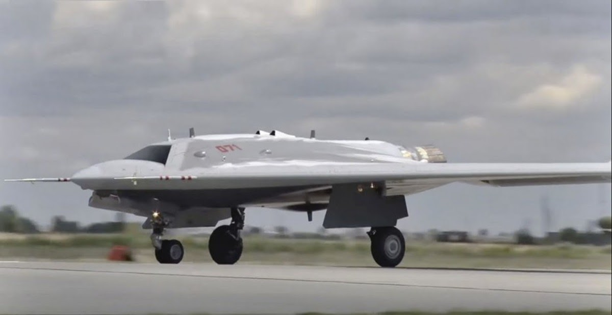 Unveiling the Enigma: S-70 Okhotnik Stealth Bomber Drone Spotted Soaring in Ukrainian Skies (Video)