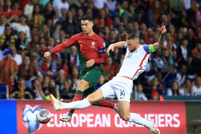 Memorable Moments: Ronaldo and His Teammates in the Victory Against Slovakia in Euro 2024 Qualifiers