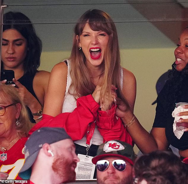 Taylor Swift Goes All Out, Securing the Whole Restaurant for a Romantic Evening with Travis Kelce - amazingdailynews.com